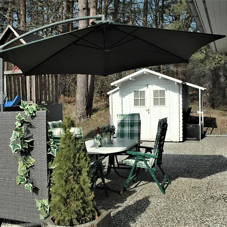 In Mit Grosser Terrasse Holiday home